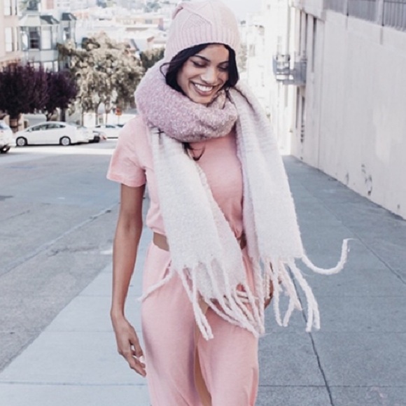 mer sea Accessories - Mersea oversized cozy scarf in rose.
